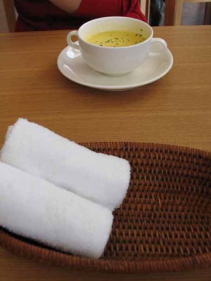 おしぼり(沖縄料理イナバ)