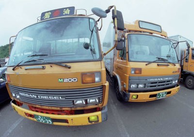トラック(利尻 フェリーターミナルからのお散歩)