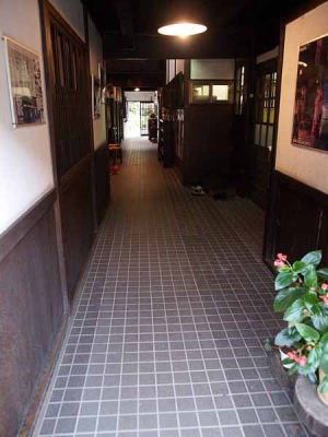 奥行き(奈良井宿伊勢屋)