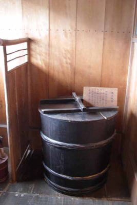 水桶(妻籠宿脇本陣奥谷)