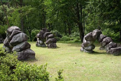モニュメント(寝覚めの床)