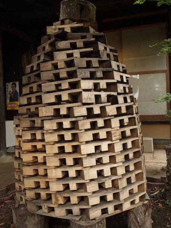 作りかけの下駄(喜多方−会津うるし美術博物館)