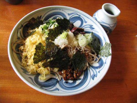 参道でソバ゙を喰う(山寺)