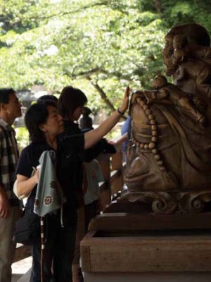 悪いところをさすって(山寺)