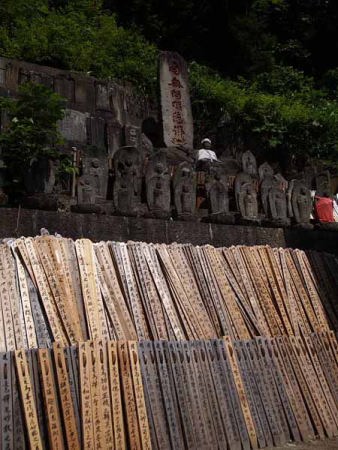 卒塔婆(山寺)
