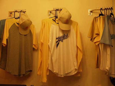 お買い物(ルンピニー・ナイトバザー)