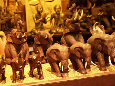 お買い物(ルンピニー・ナイトバザー)